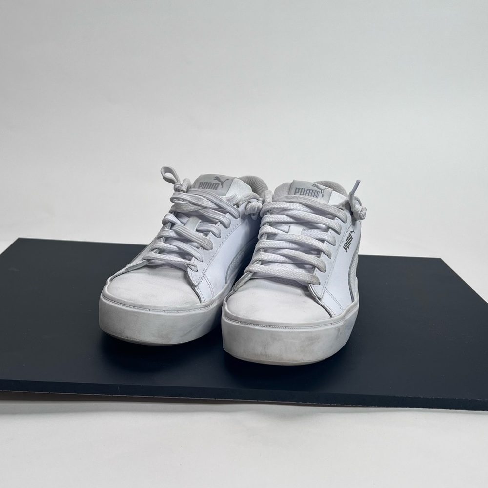 PUMA Women's Smash Platform V2 Sneaker